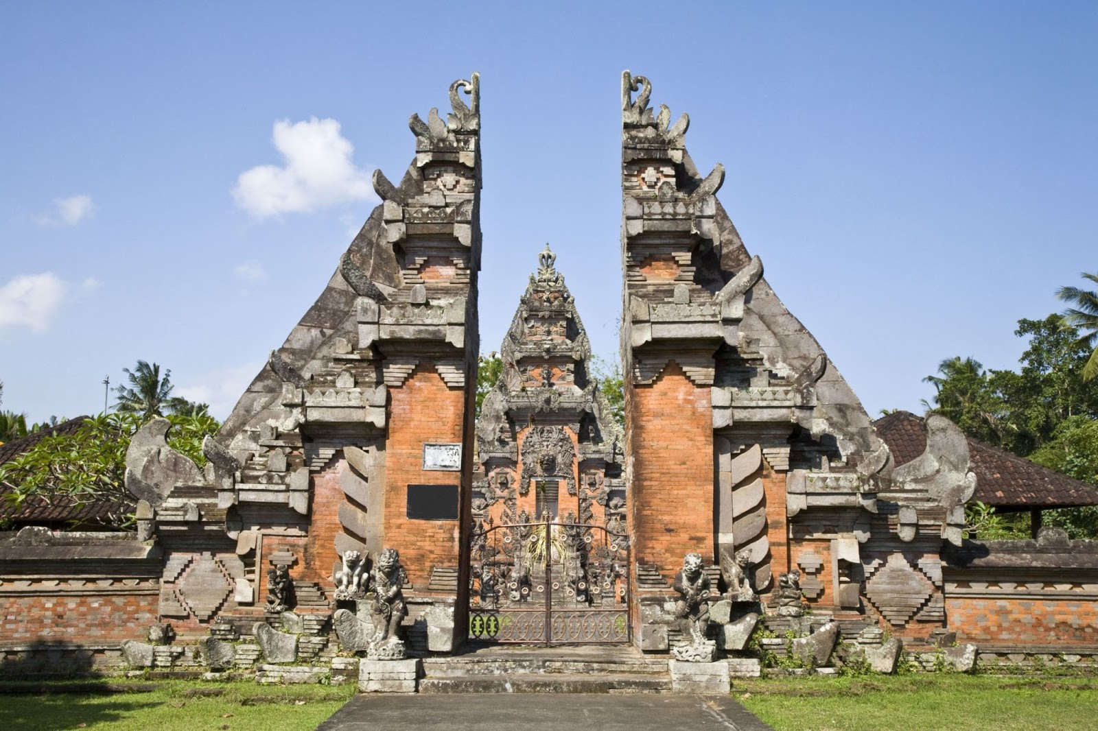 Rumah Adat Bali yang Menawan dan Penuh Filosofi Rumah Adat