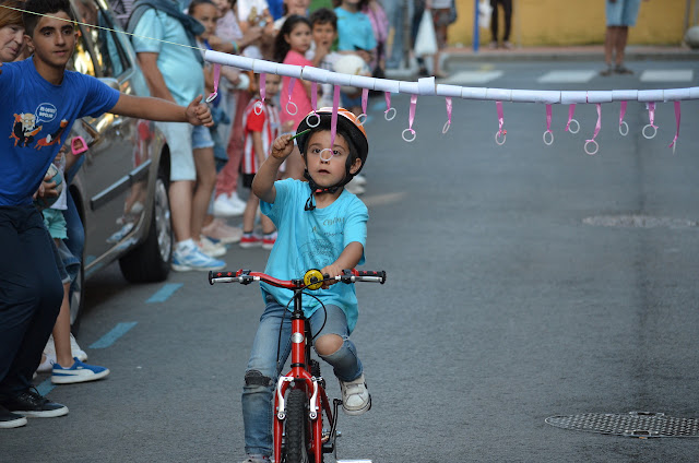 Carrera de cintas infantil en Llano