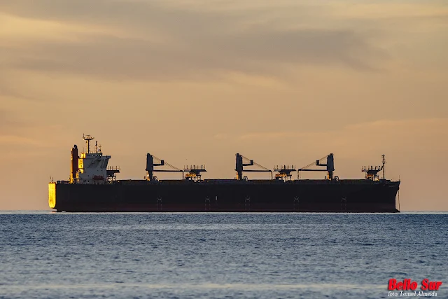 Pensando en esta frase nació la motivación por captar la esencia del ocaso y nos fuimos a la playa grande de Niebla.