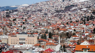 300000 people in Sarajevo