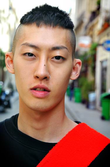 korean hairstyle for men. mohawk hairstyle for men