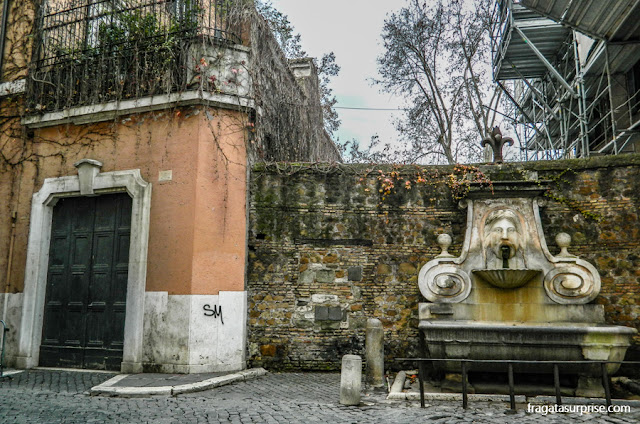 Fontana del Mascherone, Via Giulia, Roma