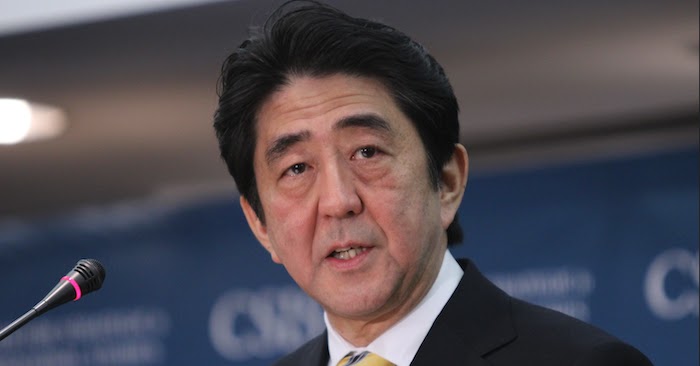 Thủ tướng Nhật đến bệnh viện giữa tin đồn sức khỏe có vấn đề
