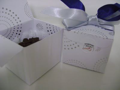 caixa double face com 01 brigadeiro dentro