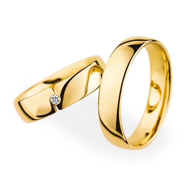 Wedding golden rings