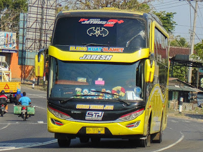 Foto Bus Sudiro Tungga Jaya Jaresh