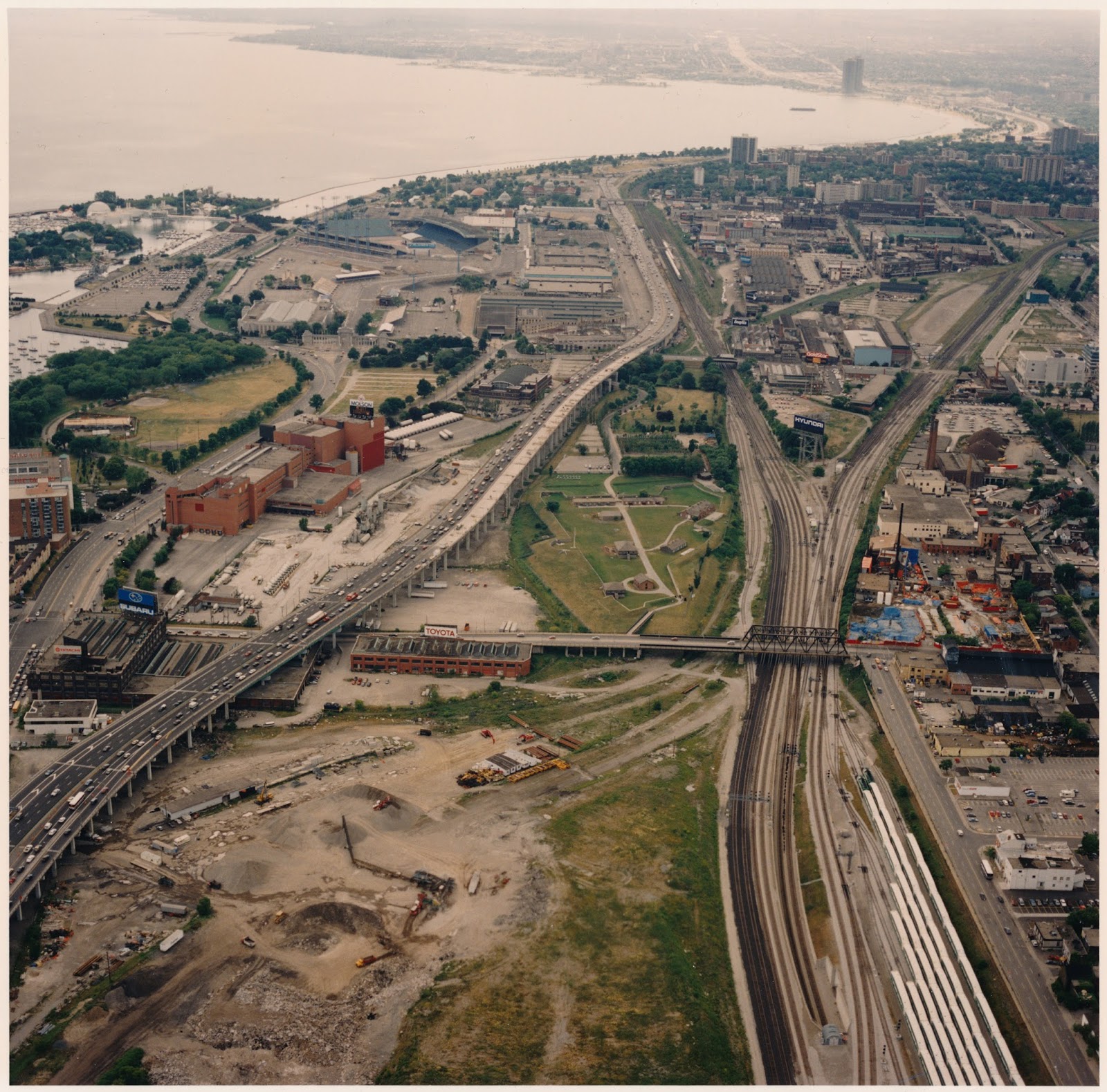 Aerial photograph of Fort York & Surrounding neighbourhood circa 1994