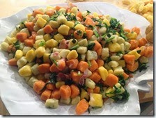Gnocchi colorati cicorietta e pancetta