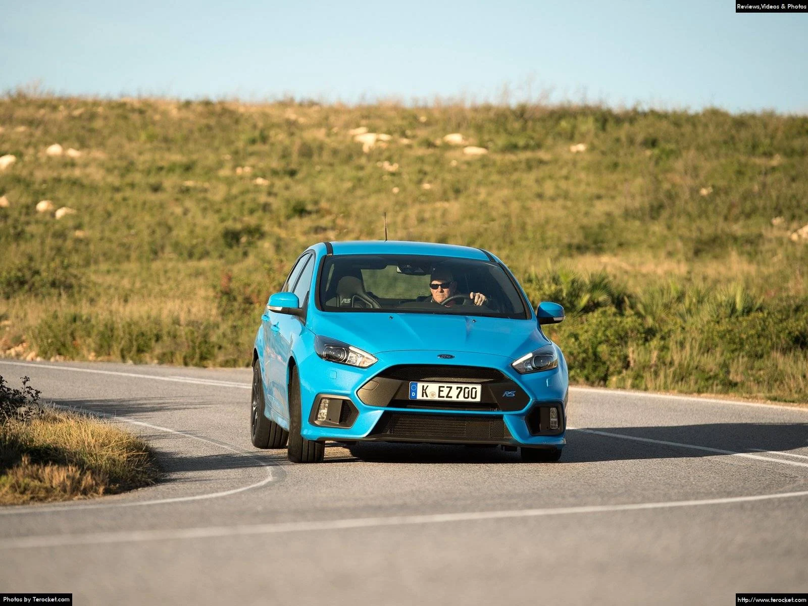 Hình ảnh xe ô tô Ford Focus RS 2016 & nội ngoại thất