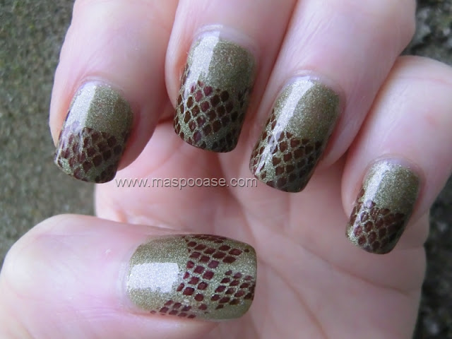 AEngland_Princess_Sabra_Snakeskin_Nail_art