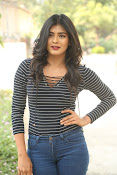 hebah patel new sizzling pics-thumbnail-33