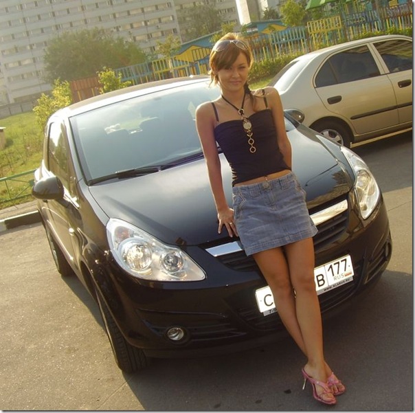 Lindas mulheres russas com carros (25)