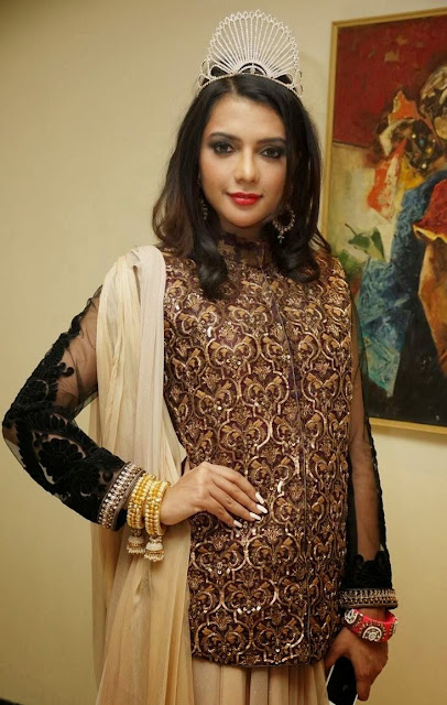 bollywood actress ruhi singh latest pics 