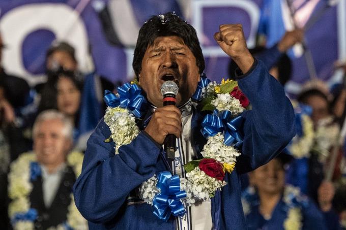 BOLIVIA:  Evo Morales se proclama vencedor y denuncia un "golpe de Estado" de la derecha