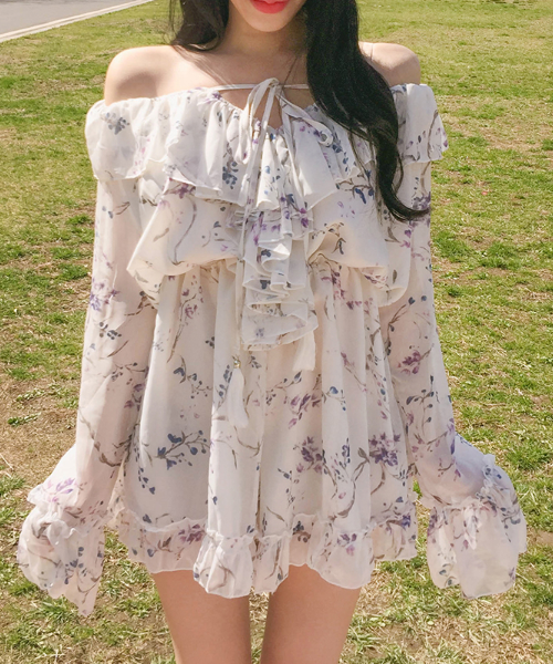 ROMANTIC MUSE Off-Shoulder Floral Romper