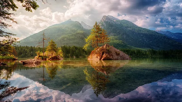 Lindo Lago Água Cristalina