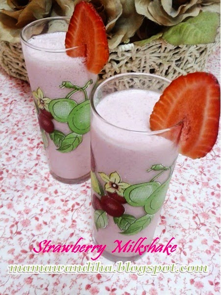 Dari Dapur MaDiHaA: Strawberry Milkshake
