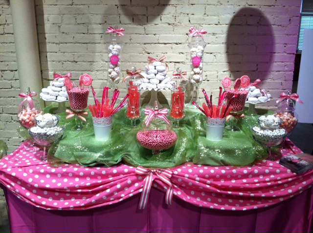 We love pink and green so for this bridal show display we decided to show 