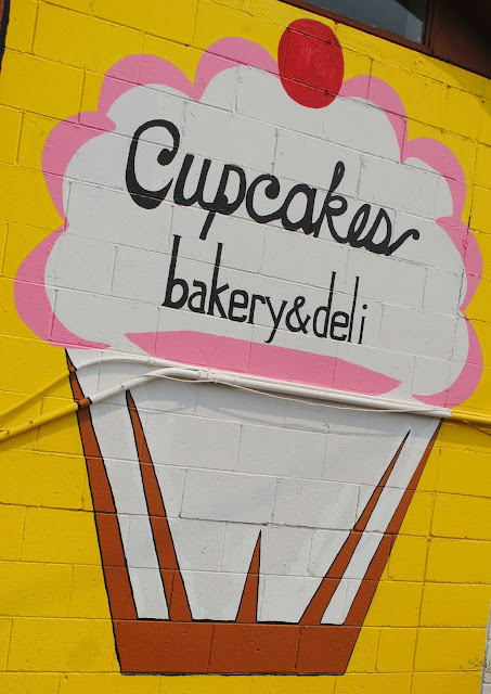 Cupcakes Sign 