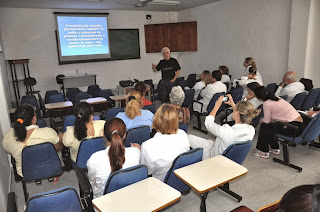 Outubro Rosa: HCTCO reúne funcionários, estudantes e população em palestra sobre o câncer de mama