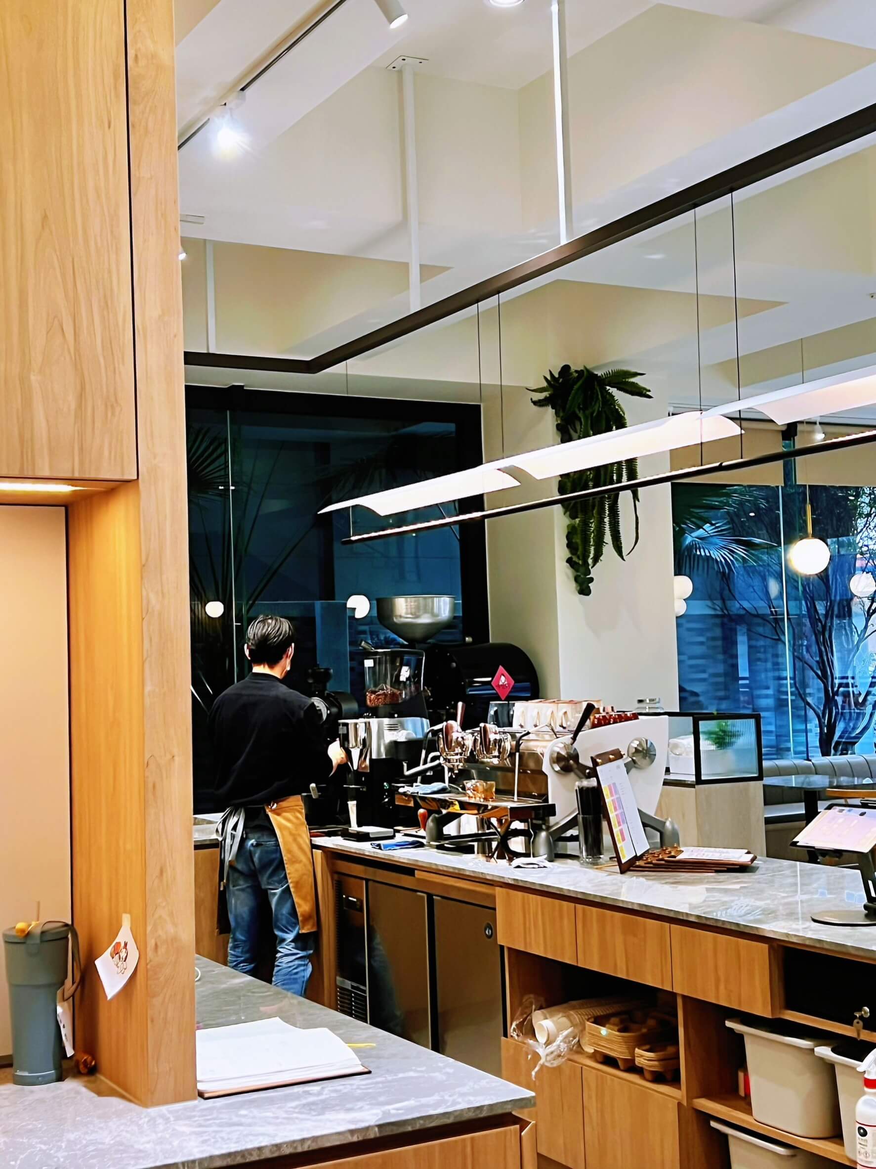 台南安平超美咖啡廳【korokoro coffee】鋪上滿滿季節新鮮水果