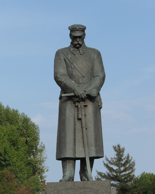 Józef Piłsudski Monument by Tadeusz Łodziana, Piłsudski Square, Warsaw