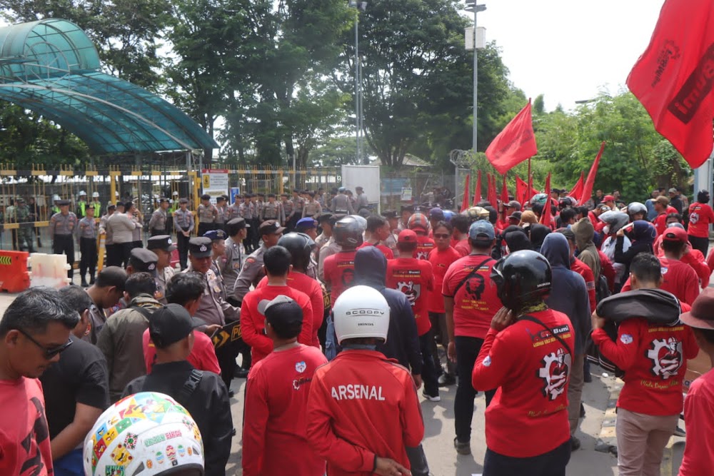 Aksi Pra-Mayday Buruh di Indramayu Berlangsung Kondusif