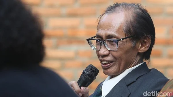 Mengenang Kesederhanaan Artidjo Alkostar: Rumah Ngontrak dan Tak Punya Kendaraan