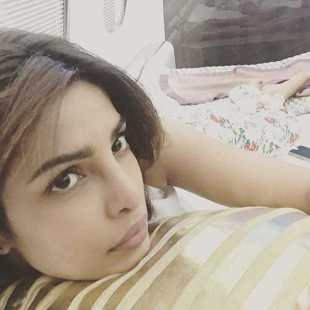 Bollywood Actresses and Their OFF bed early morning look - Priyanka Chopra