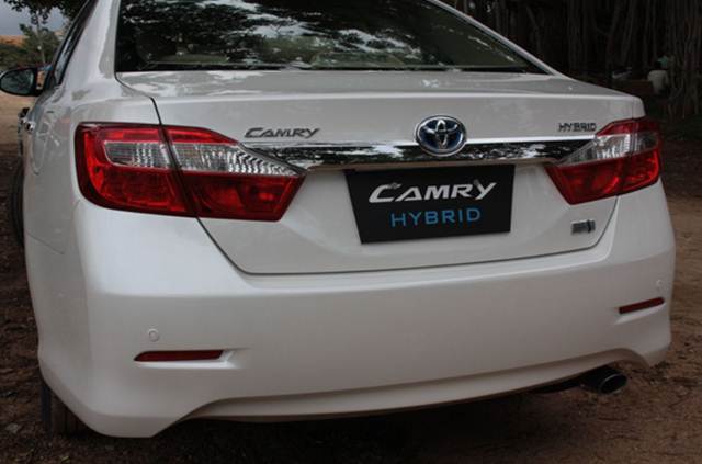 2017 toyota camry Hybrid  Review and Price 