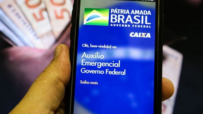 Ministro da Economia admite prorrogar auxílio emergencial por até três meses