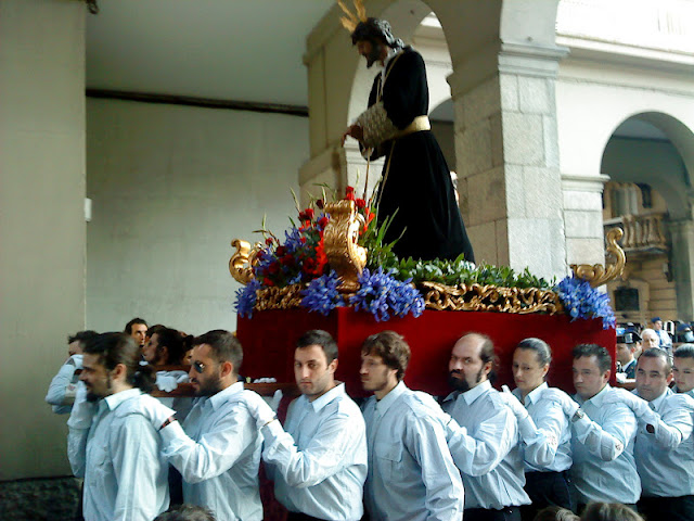 EASTER 2012 IN SPAIN, PALM SUNDAY  by E.V.Pita (2012)  http://evpita.blogspot.com/2012/04/easter-in-galicia-spain-semana-santa-en.html SEMANA SANTA 2012 EN A CORUÑA, DOMINGO DE RAMOS  por E.V.Pita