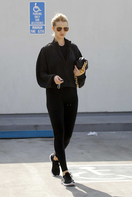 Rosie Huntington-Whiteley celebrity high street style fashion latest photo