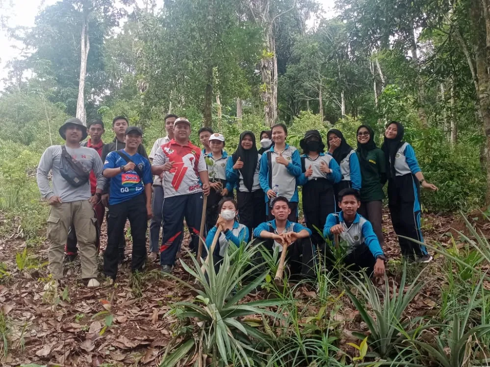 Kolaborasi LDII Kalbar dan Pejuang Mempawah Hijaukan Cagar Budaya Makam ODM