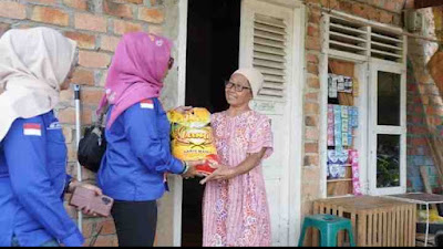 Terus Berbagi DPC Demokrat Prabumulih Door to door di Kelurahan Sukaraja