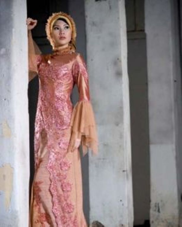 contoh desain model  kebaya  muslim modern  terbaru wanita  