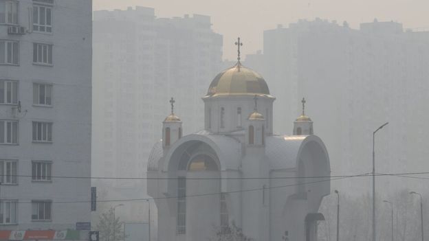 یوکرین: دنیا بھر کے شہروں کی آب و ہوا بہتر ہو رہی ہے لیکن کیئف کی اس قدر خراب کیوں ہوگئی ہے؟