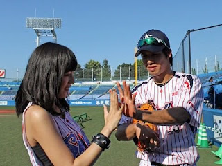 山田哲人 ヤクルト 川口春奈