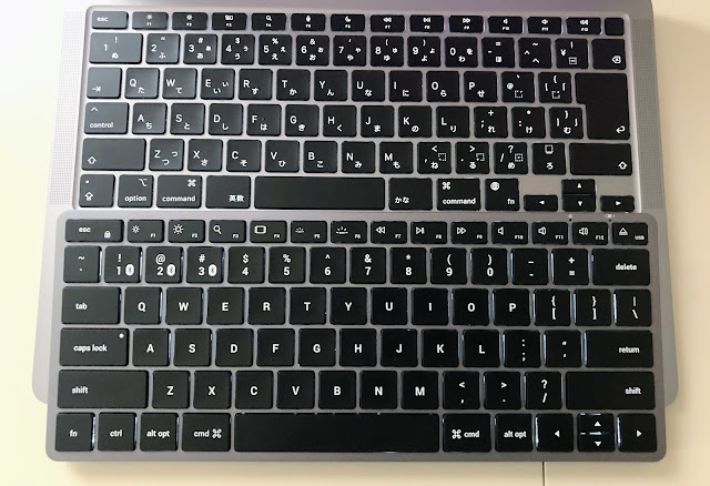 MacBook AirのキーボードとSatehci Slim X1の比較