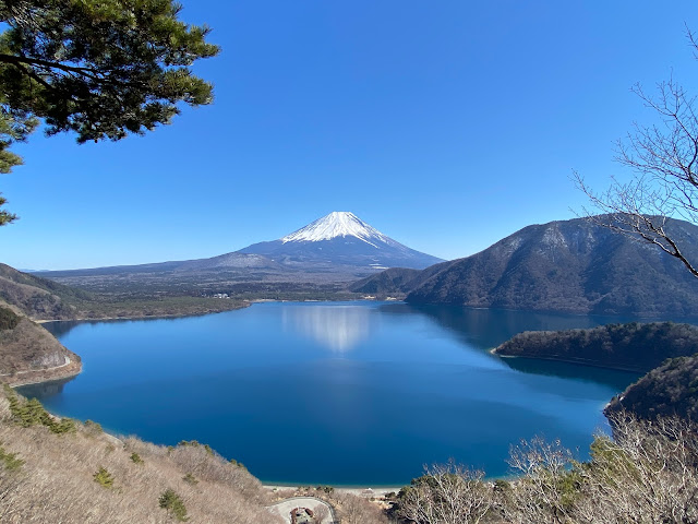 Motosuko and Mt. Fuji, the view on the old ¥1,000 note