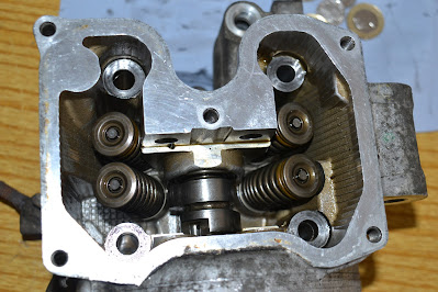 Yamaha YZF R125 cylinder head strip down ~ Cam shaft removal refitting  decompression