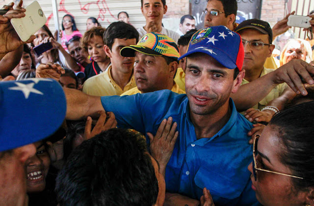 prohiben-salida-del-pais-capriles-y-mud