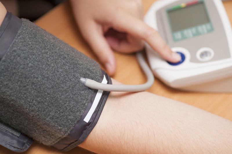 cara menggunakan alat cek tekanan darah
