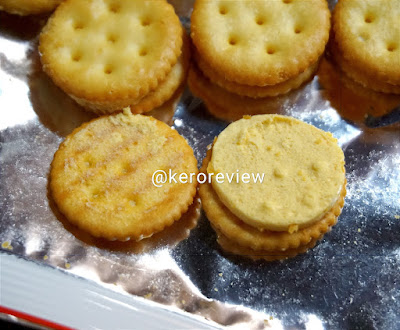 รีวิว วายบีซี มินิแครกเกอร์สอดไส้เชดด้าชีส (CR) Review Mini Levain Prime Sandwiches Cheddar Cheese Cracker, YBC Brand.