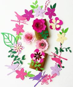 paper sculpture flowers by Hanna Nyman