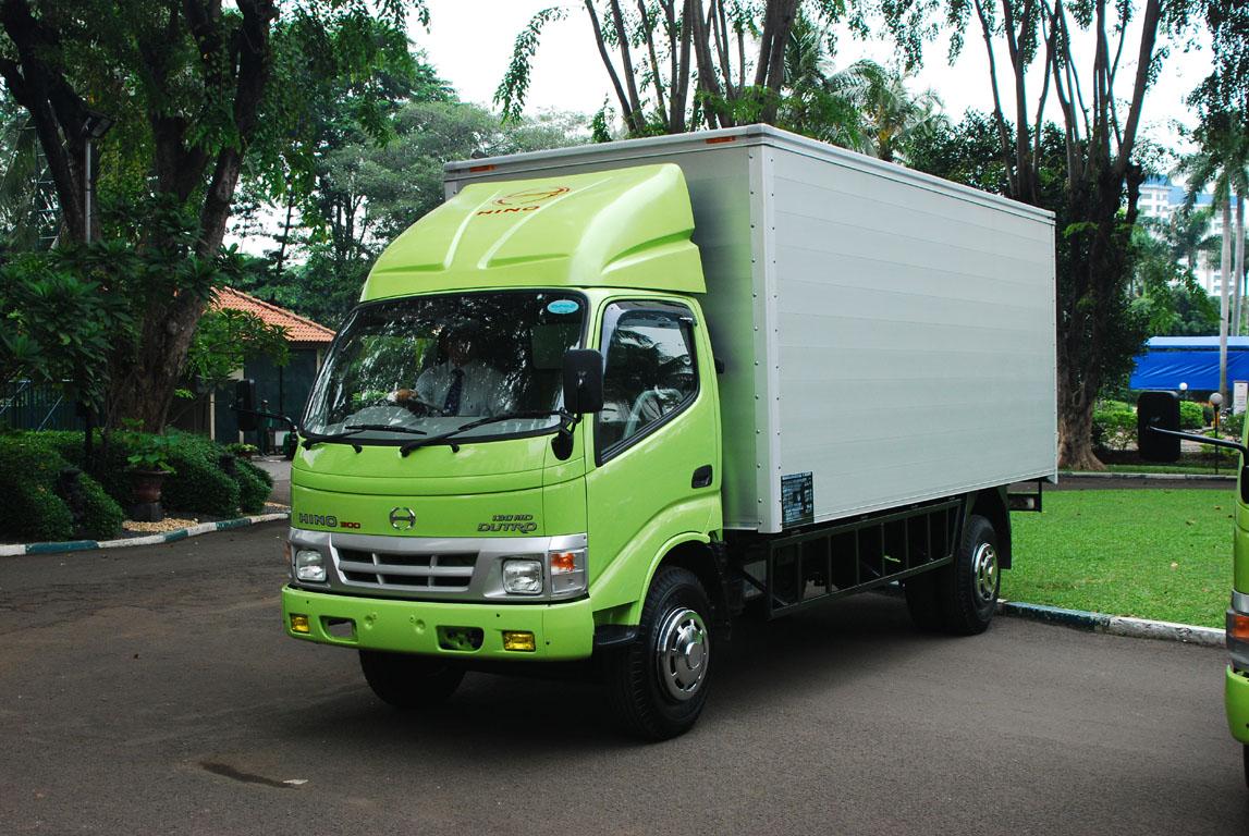 Perbandingan Hino Dutro 130 HD Dengan COLT DIESEL 125 PS Mobil Hino