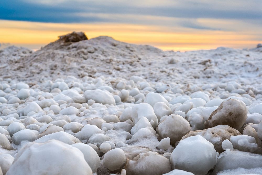 lake-michigan-ice-balls-1 lake-michigan-ice-balls-1