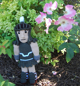 Spartan doll -- free crochet amigurumi pattern