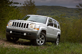 Front 3/4 view of 2014 Jeep Patriot