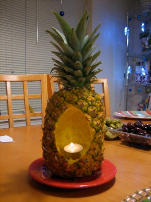 Another interesting pineapple centerpiece that can be easily made is 